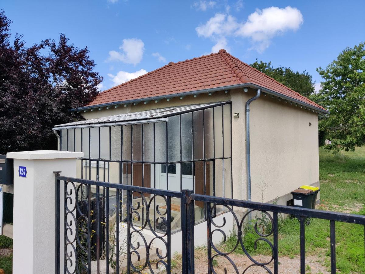 Studio Spacieux Tout Equipe Avec Jardin Varennes-Vauzelles Bagian luar foto